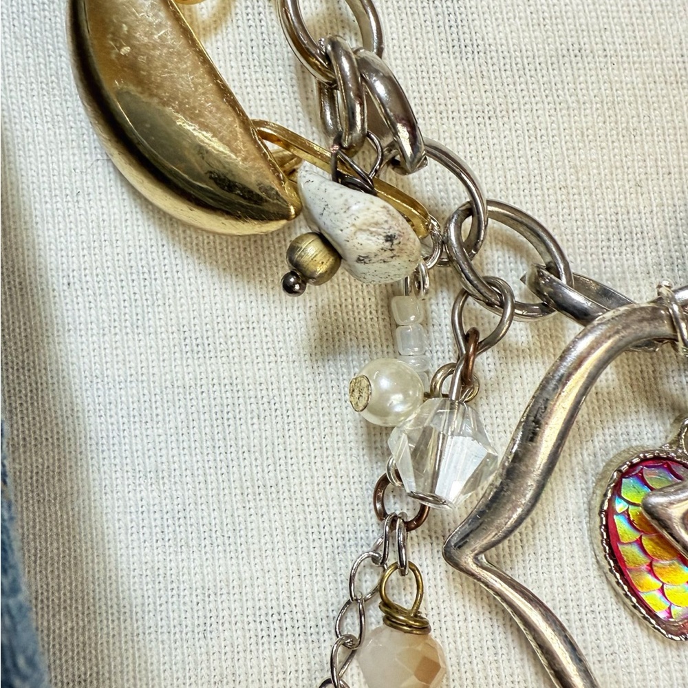 White gemstones and hearts multi charms layered necklace - Picture 3 of 5